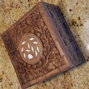 Carved Sheesham Wood Leaf Floral Inlay India Square Hinged Keepsake Trinket Box